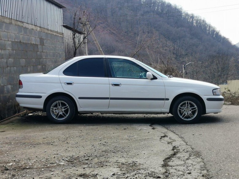 Ниссан санни 2000г