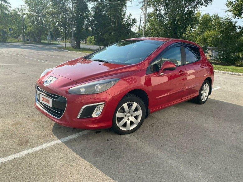Пежо 308 2011 красный