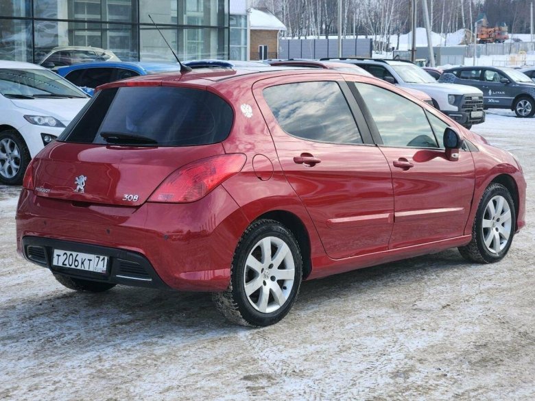 Пежо 308 2011 года