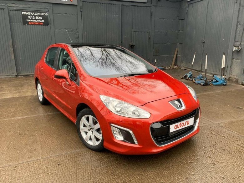 Пежо 308 2011 красный
