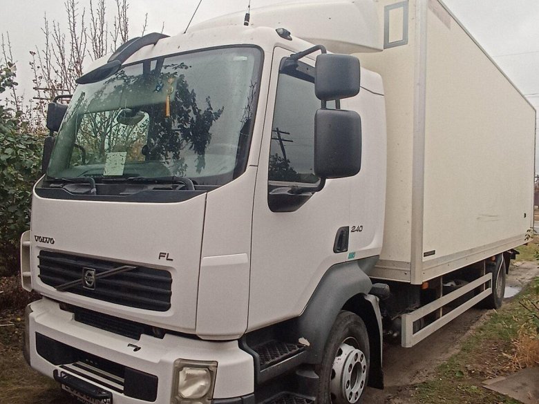 Грузовик вольво 5 тонник