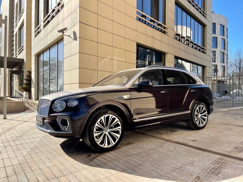 Машина bentley bentayga