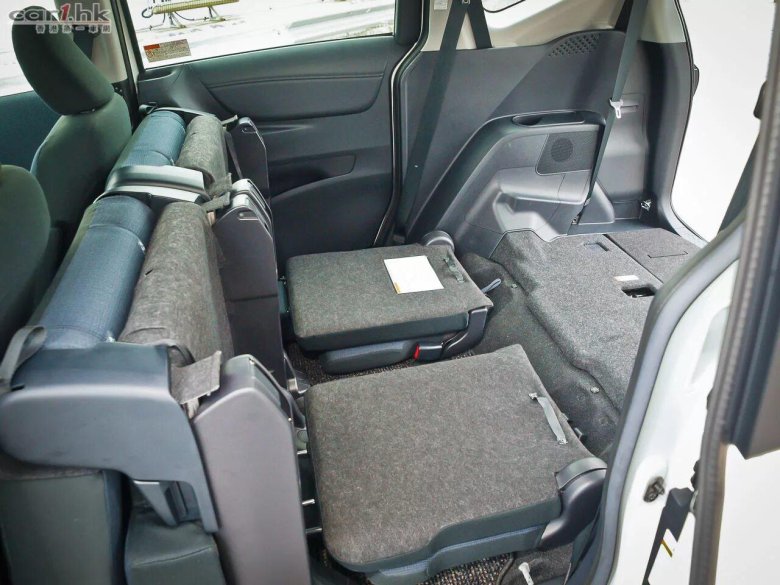 Тойота Сиента 2016 гибрид