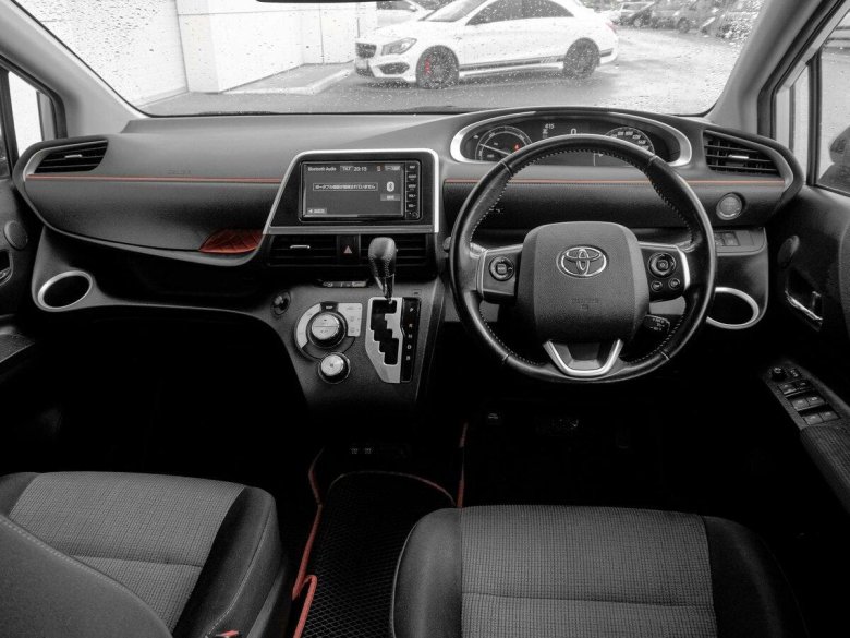 Тойота сиента интерьер