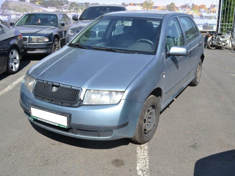 Шкода Фабия 2002 года