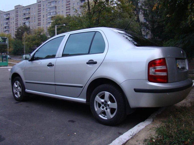 Шкода Фабия 2004 седан