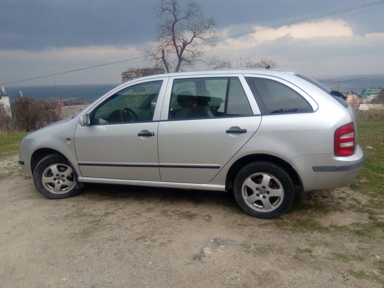 Шкода Фабия универсал 2002
