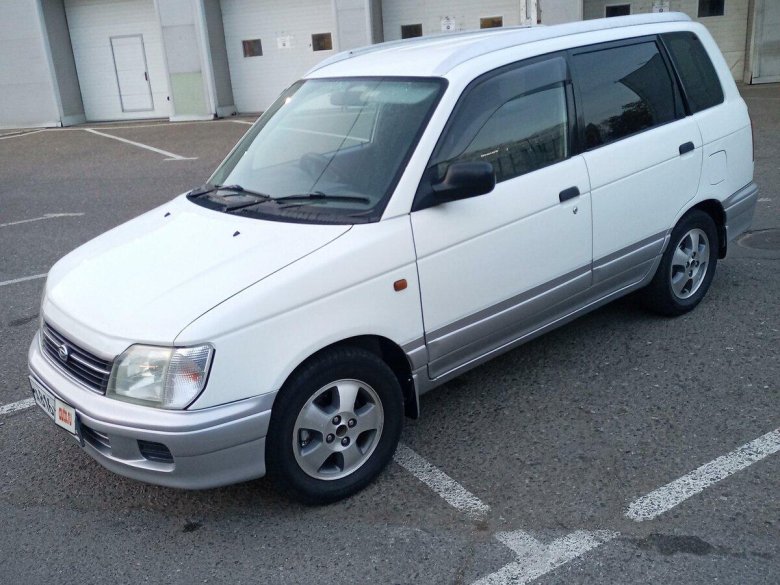 Daihatsu pyzar 1997