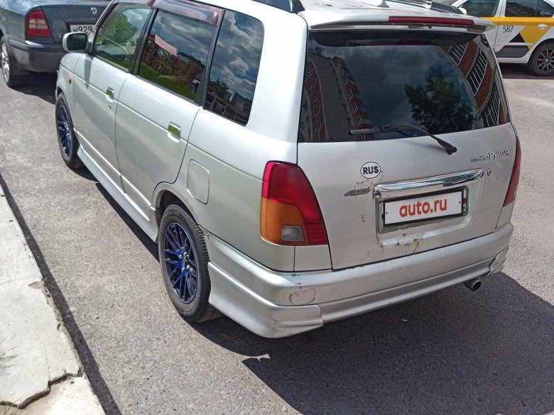 Daihatsu pyzar 2001