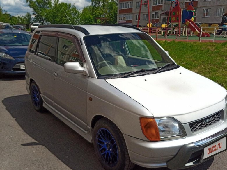 Daihatsu pyzar 1999