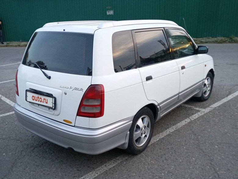 Daihatsu pyzar 2001