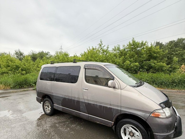 Тойота гранвия 1998