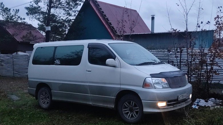 Toyota grand hiace 2000