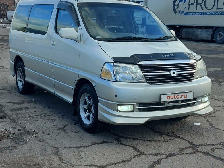 Тойота гранд хайс 2001