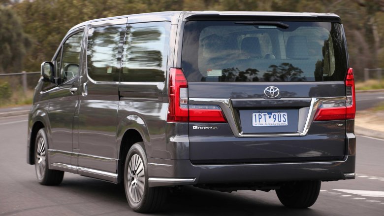 Тойота Гранвия 2020