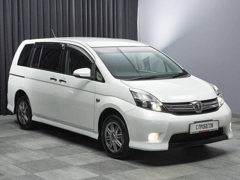 Toyota isis i