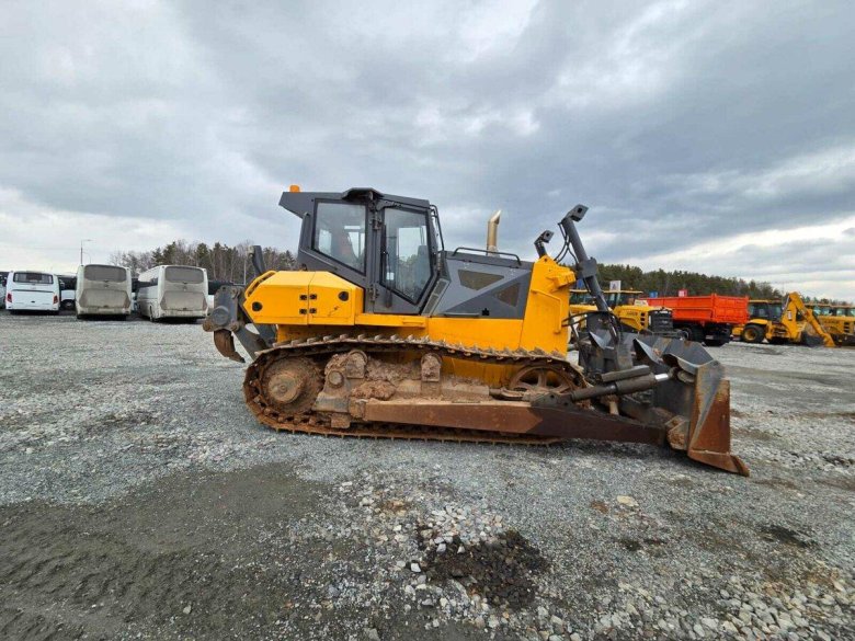 Бульдозер дст-урал d10