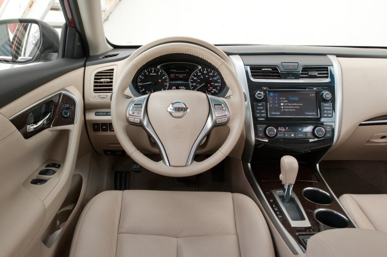 Nissan Altima 2008 салон