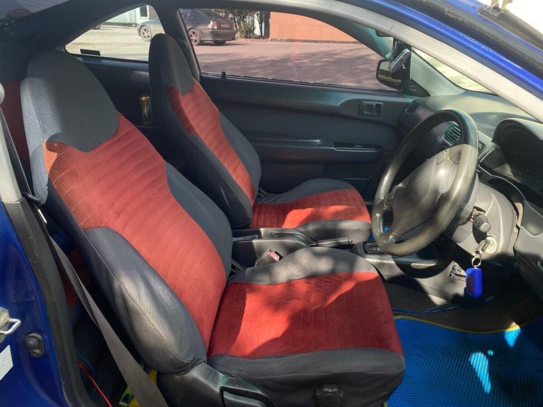 Синяя тойота