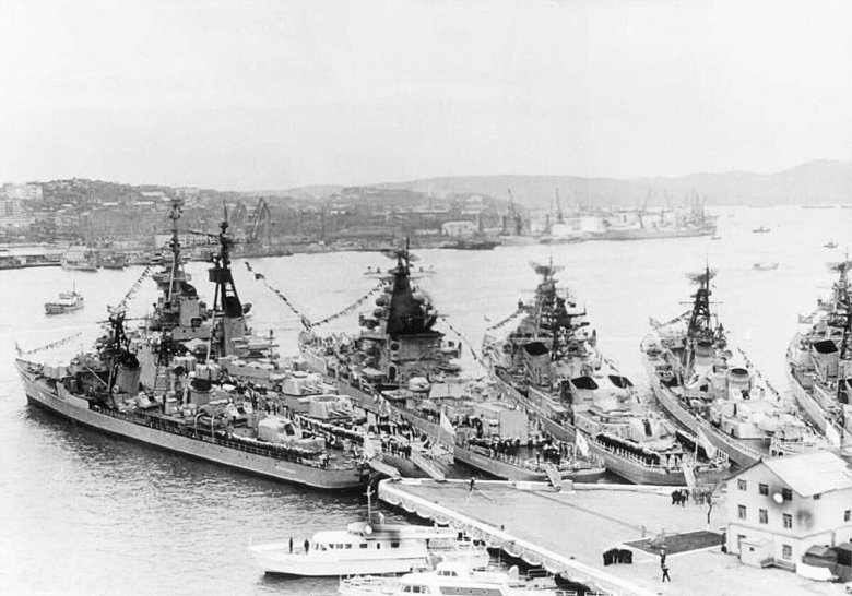 Владивосток бухта золотой Рог 33 причал