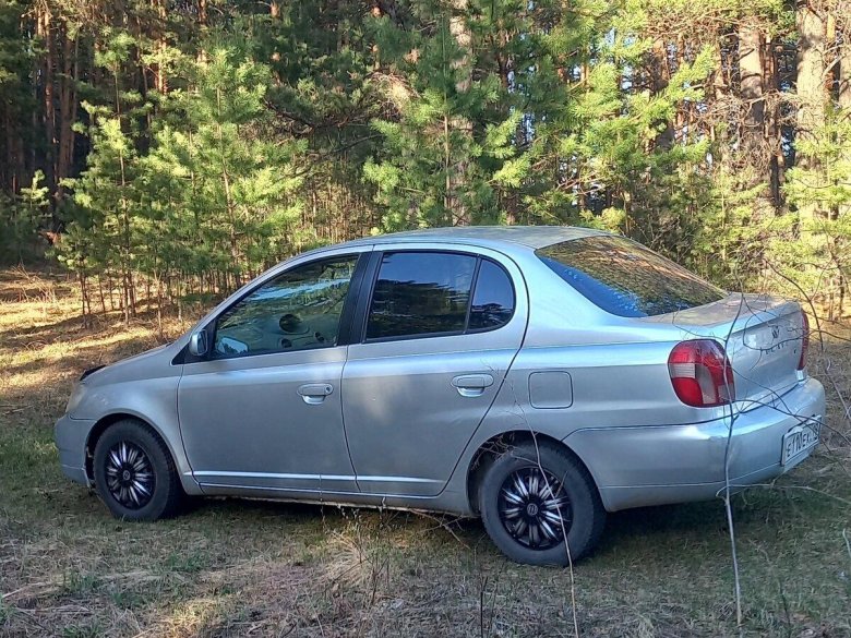 Toyota platz 1999 2005