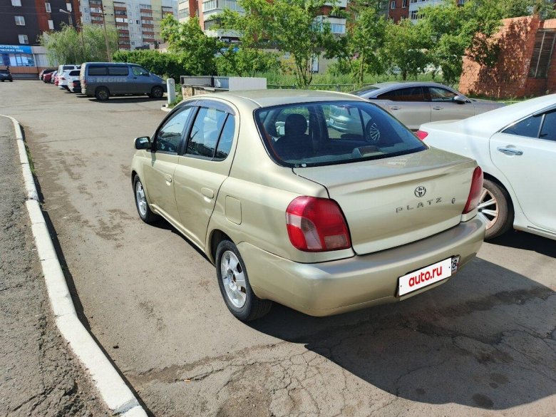 Тойота платц 2000г