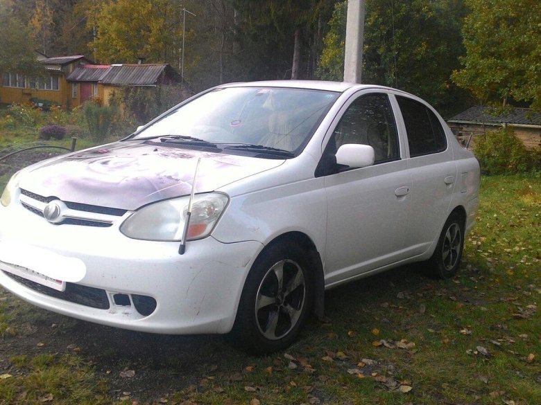 Тойота Платц 2003