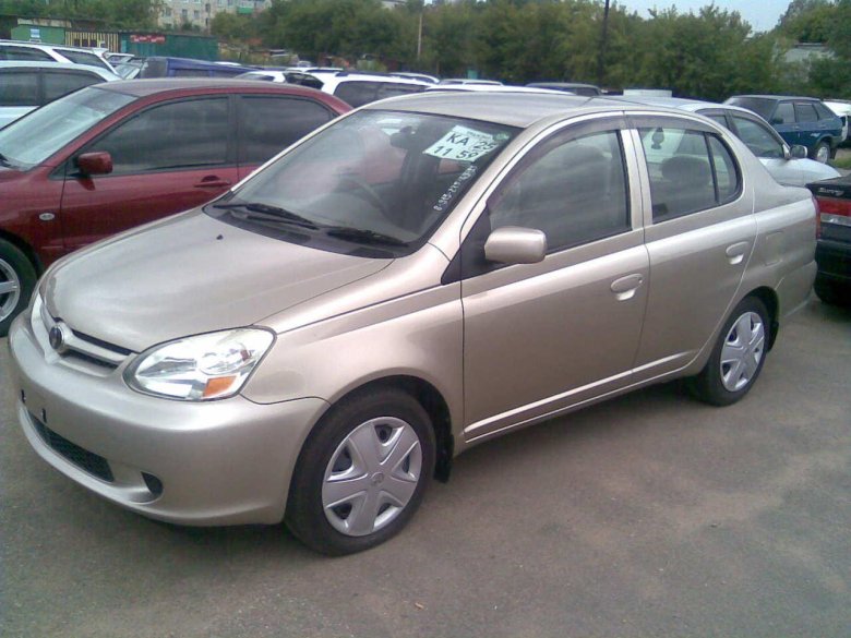 Тойота Платц 2003