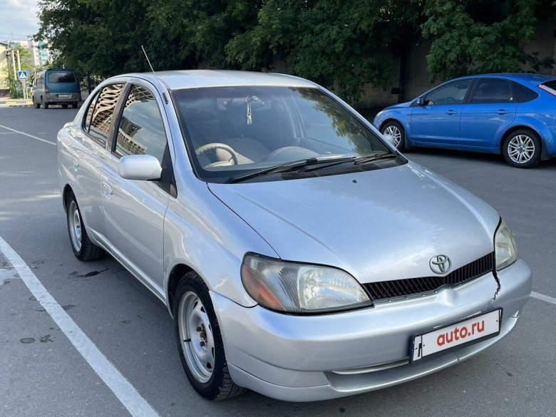 Toyota Platz 2000