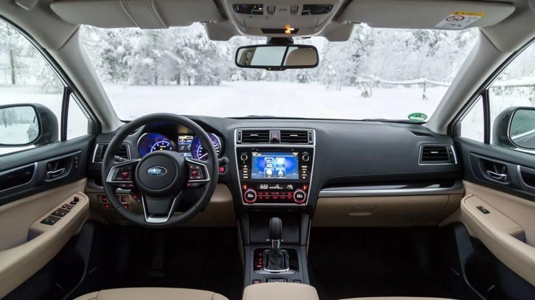 Subaru Outback 2022 салон