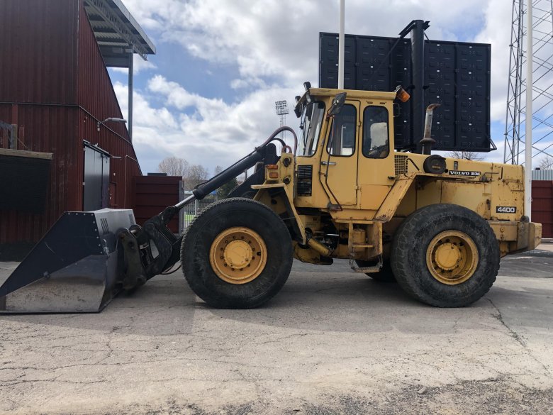 Фронтальный погрузчик volvo