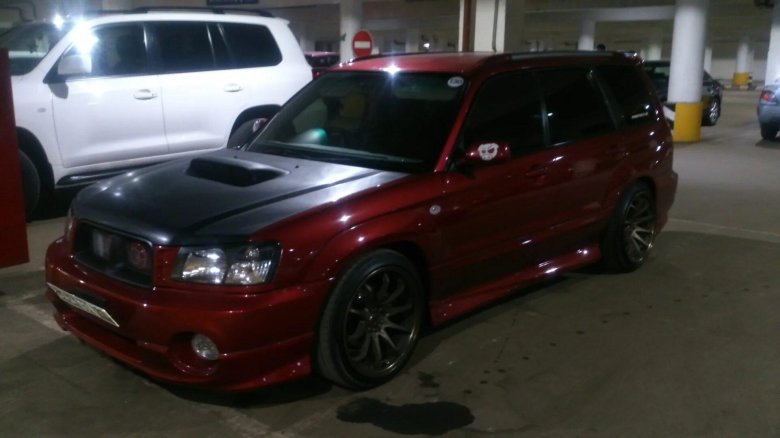 Subaru Forester sg5 красный