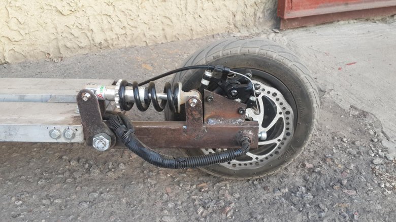 Задний маятник электросамоката Scooter
