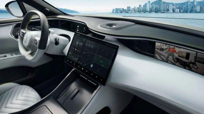 Кроссовер avatar 11