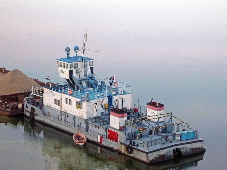 Буксир толкач БТМ 462