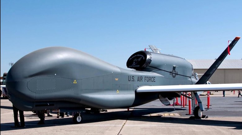 Дрон RQ-4 Global Hawk