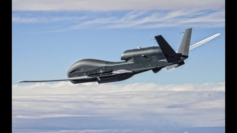 Дрон RQ-4 Global Hawk
