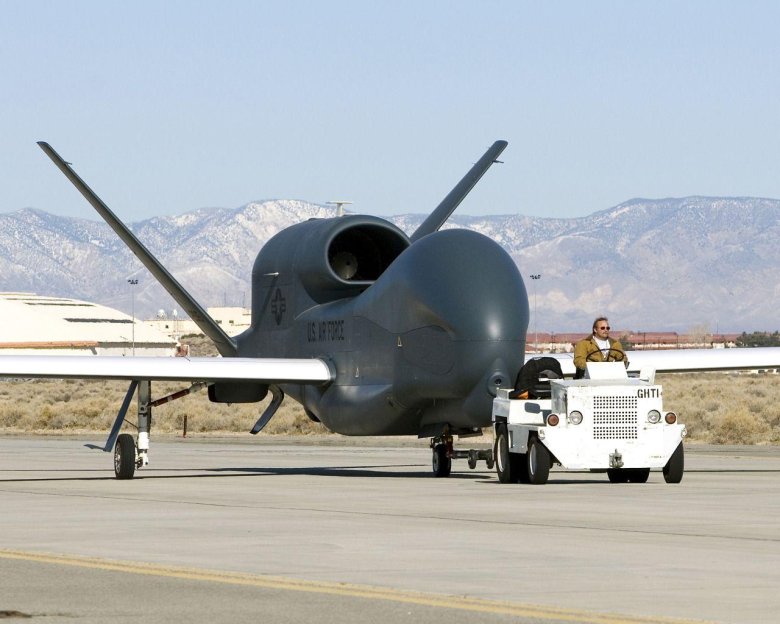 Самолет Northrop Grumman RQ-4b Global Hawk