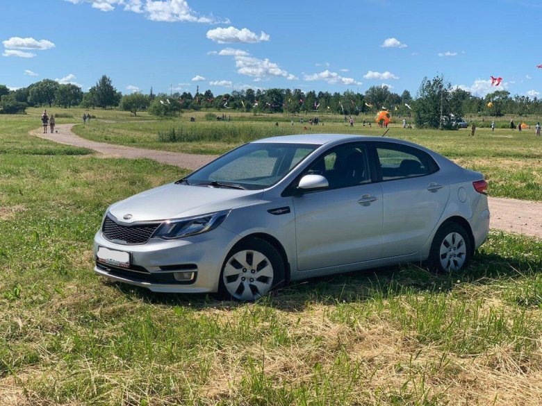 Киа Рио серебристая