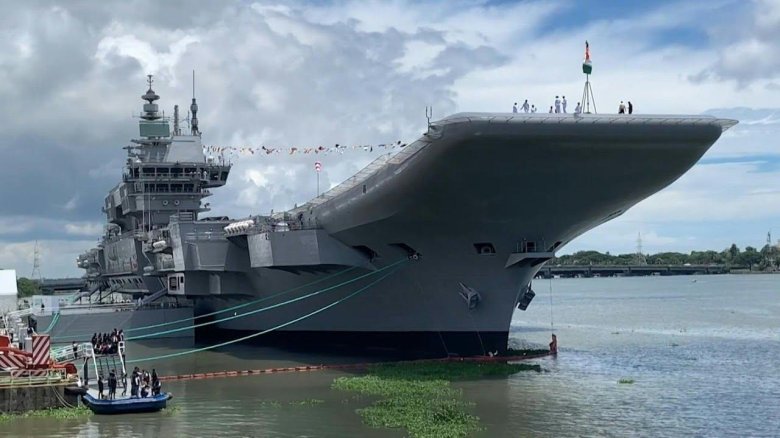Индийский авианосец Vikrant