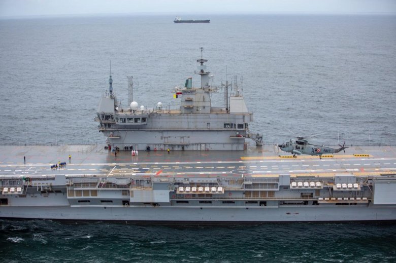 Индийский авианосец Викрант