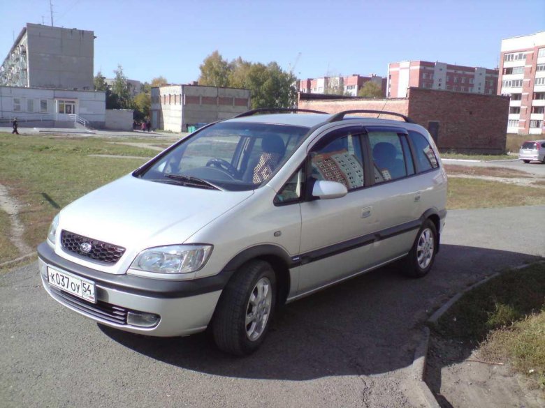 Subaru Traviq 2001