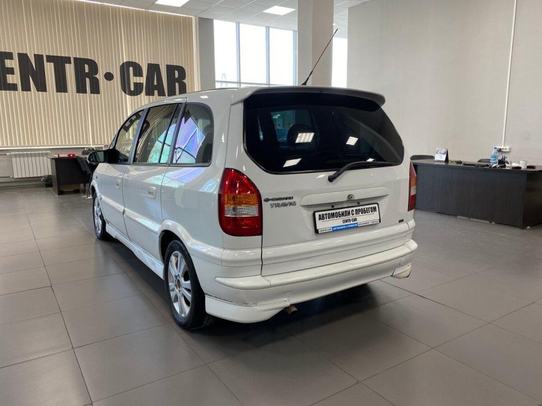 Субару трэвик 2003