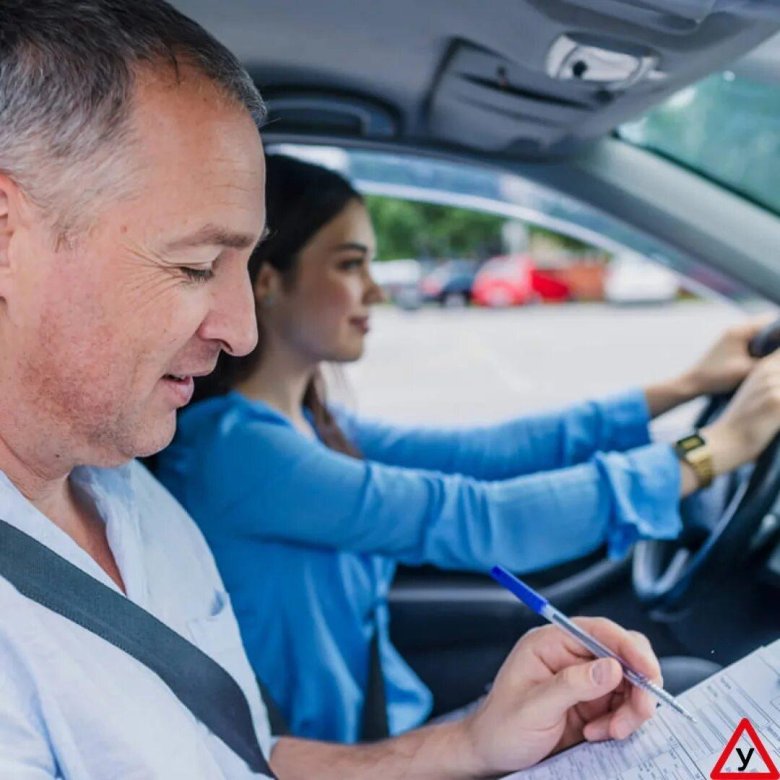 Инструктор автошколы