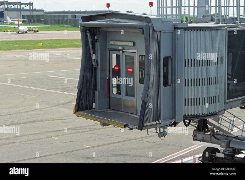 Пассажирский телескопический трап