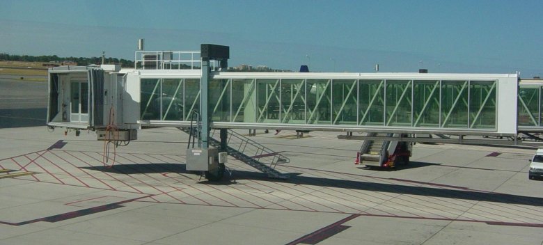 Телескопический трап Шереметьево