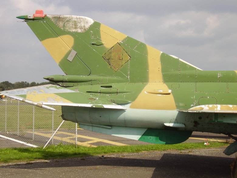 "Миг-21" "подфюзеляжный гребень"