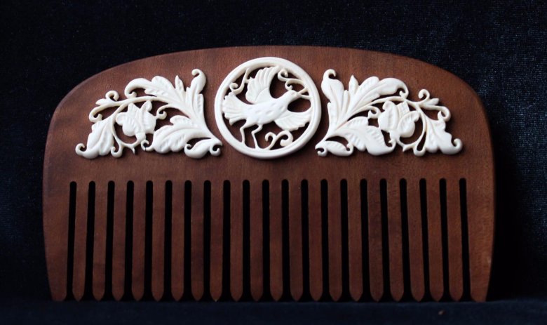 Гребень из бивня мамонта