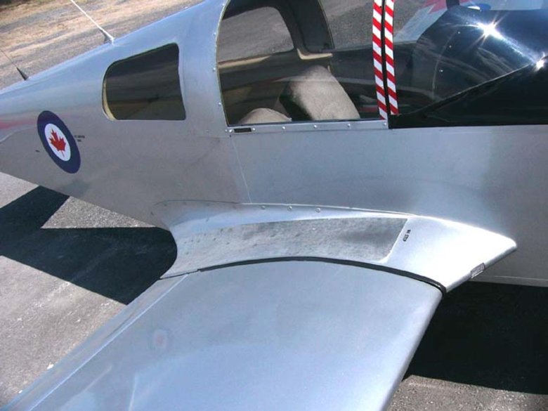 Спойлер крыла самолета Gulfstream 550