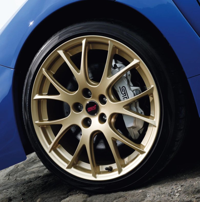 Subaru Impreza на золотых дисках